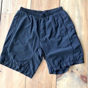 Men’s stretch elastic waist shorts with liner